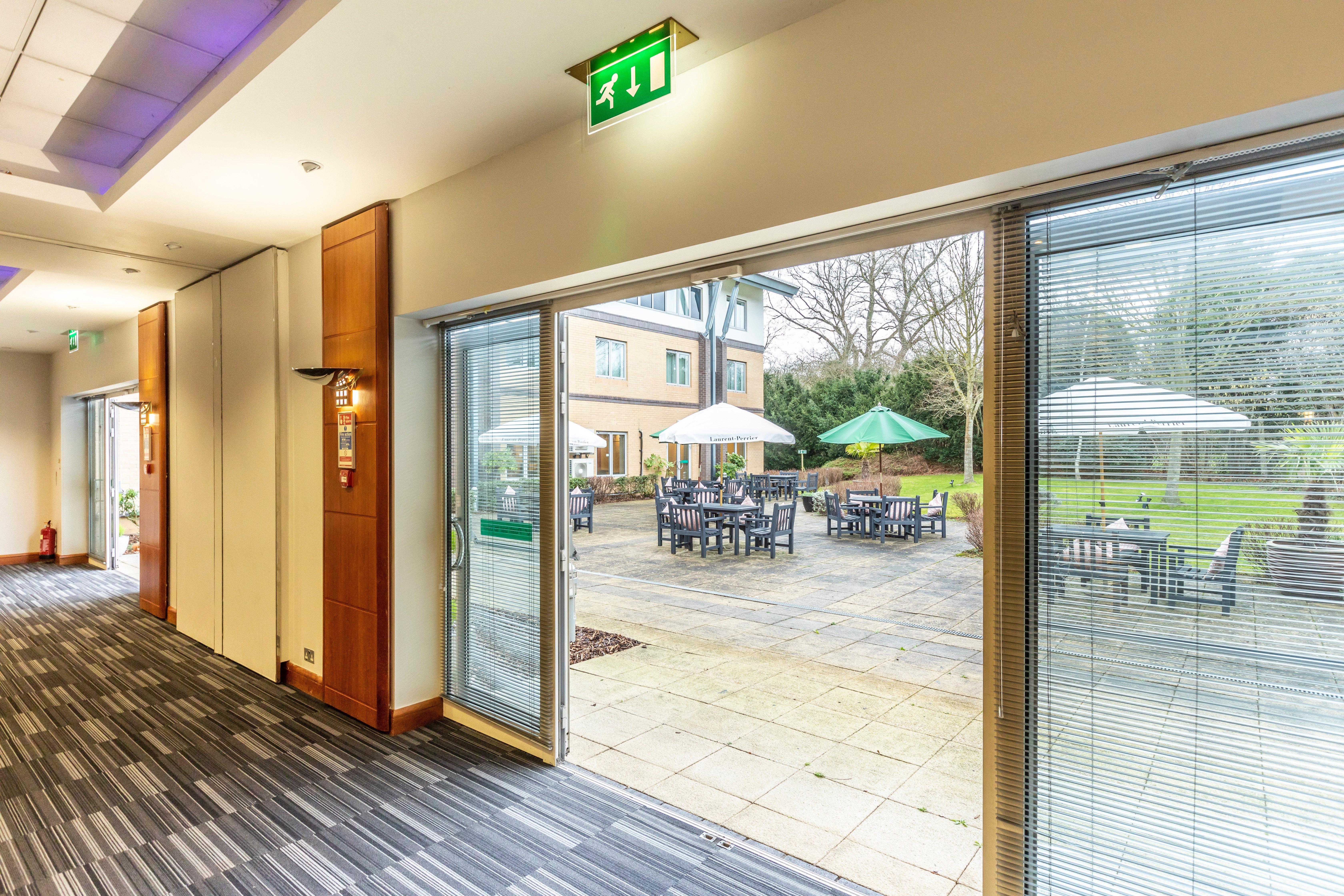 Holiday Inn Oxford By Ihg Экстерьер фото